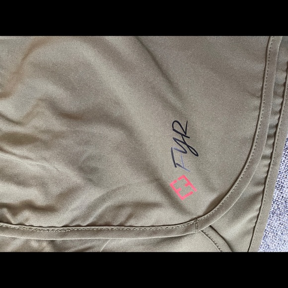 Shorts - Picture 5 of 6